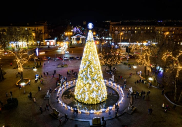 
При каких условиях в Запорожье установят новогоднюю ёлку в этом году - Новости Мелитополя
