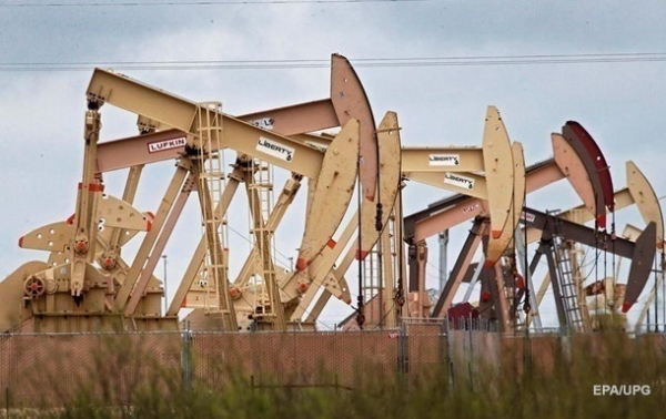 Страны ОПЕК+ сохранили ограничения на добычу нефти