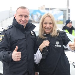 В Киев приехала американка Митке Пердью, которая продала свое кольцо, чтобы помочь украинцам - Общество