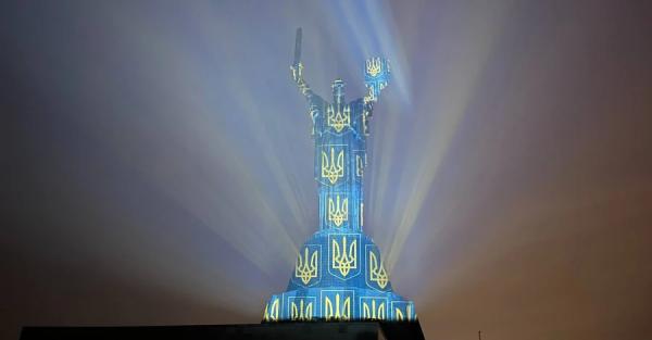 Художник из Швейцарии подсветил в Киеве костел святого Николая и Родину-Мать - Общество
