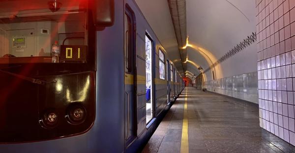 В Киеве из-за резких перепадов напряжения произошел сбой в работе метро - Общество