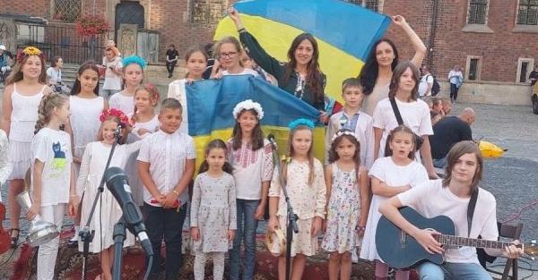 Мечтаем спеть с Полом Маккартни: харьковчанка в Польше создала украинский детский хор - Общество