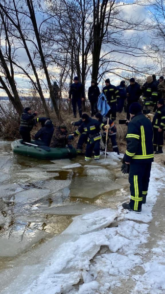 На Дніпропетровщині з відірваної крижини врятовано 41 рибалку, - поліція. ФОТО | новини Дніпра