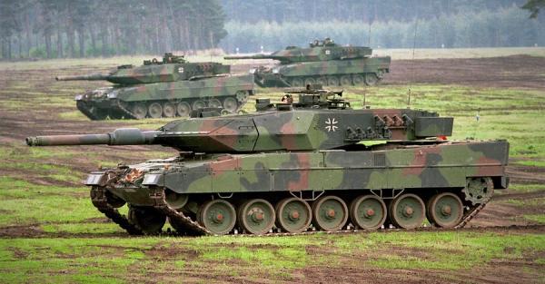  В Испании десятки украинских военных завершили обучение на танках Leopard 2  - Общество
