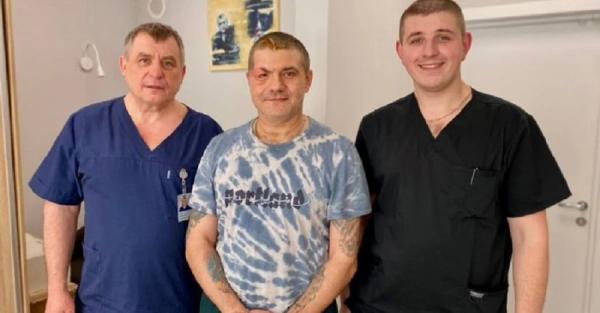 Во Львове хирурги практически заново сложили череп раненому военному - Общество