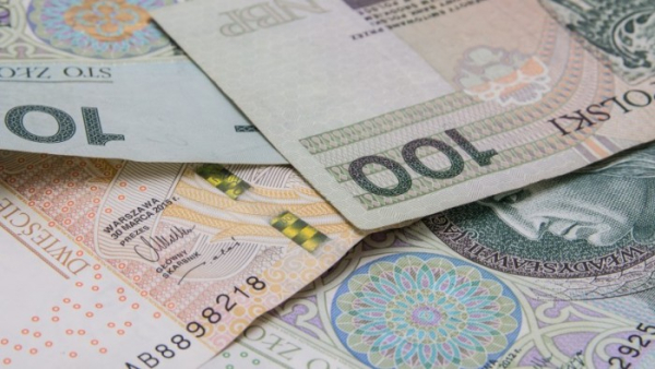 Скільки заробляють українці в Польщі? Свіжі цифри