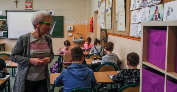 Чем удивили польские школы: месса – вместо уроков, а двойка - балл проходной - Общество
