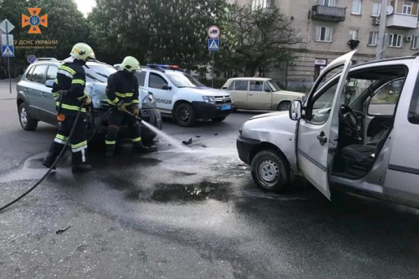 В Павлограді зіштовхнулися «Hyundai», «Fiat» та «Honda»: постраждали 4 людини, у тому числі 2 дітей