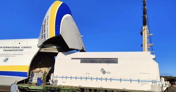 Самолет "Антонова" перевез спутник весом 55 тонн для запуска SpaceX - Общество