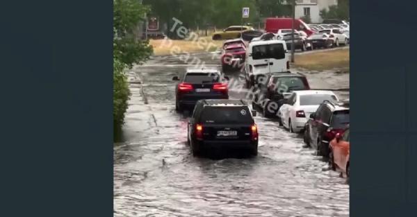 Киев накрыл сильный ливень - затоплены несколько районов столицы - Общество