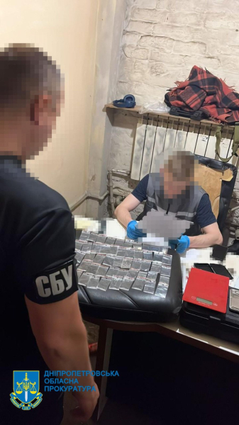 На Дніпропетровщині ліквідовано потужне наркоугруповання, до складу якого входили поліцейські. ФОТО | новини Дніпра