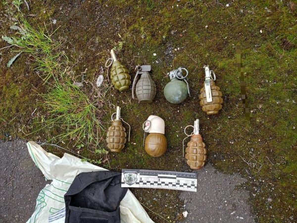 У Дніпрі поліцейські затримали чоловіка, який торгував бойовими гранатами. ФОТО | новини Дніпра