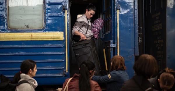 Более 100 тысяч украинцев, живущих за границей, незаконно получают выплаты как переселенцы - Общество