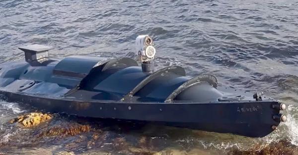 Появилось видео, на котором показаны возможности украинских надводных морских дронов: могут поразить опоры Крымского моста - Общество