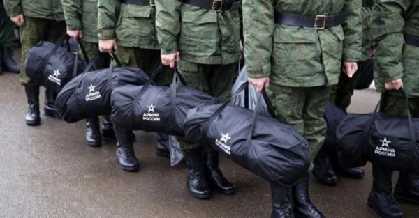 Британская разведка сообщила о намерении РФ призвать в армию 420 тысяч контрактников - Общество