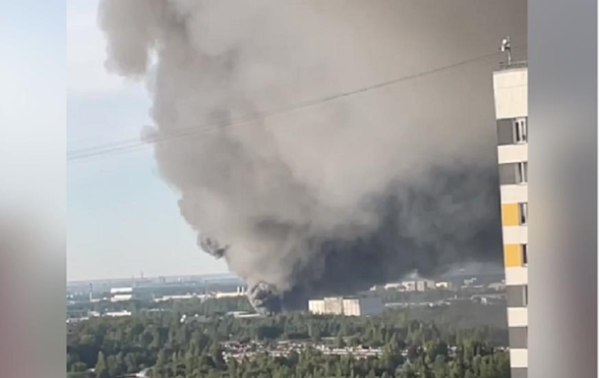
В Санкт-Петербурге произошел масштабный пожар на комбинате - Новости Мелитополя. РІА-Південь
