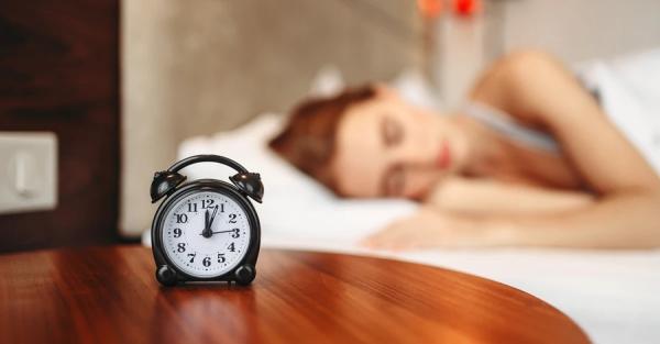 Сон не любит хаоса: советы сомнолога как пережить перевод часов и улучшить качество сна - Общество
