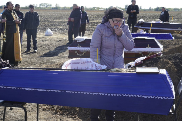 В селе Гроза похоронили 8-летнего Ивана и его родных, погибших от ракетного удара - Общество