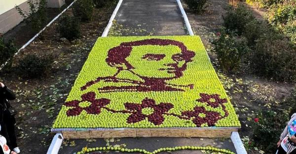 В Одесской области создали портрет Тараса Шевченко из 7 тысяч яблок - Общество