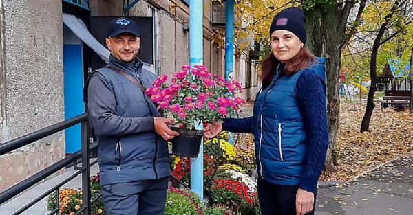 Ветеран АТО из Кропивницкого помогает ВСУ, выращивая и продавая хризантемы - Общество