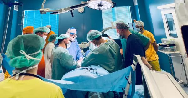 Во Львове 18-летней девушке выполнили уникальную операцию на ноге - Общество