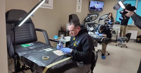 Был штурмовиком – стал тату-мастером: бесплатное обучение для ветеранов войны - Общество