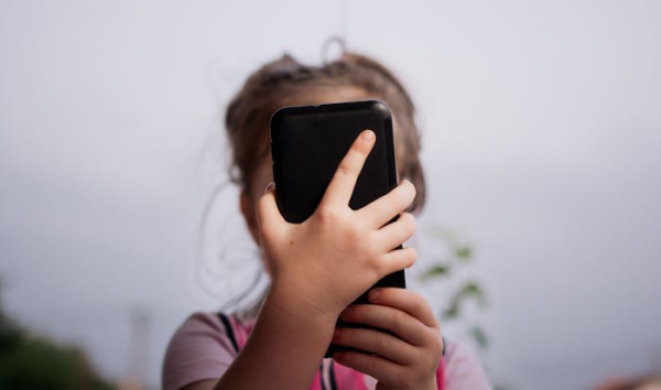 Meta цинично подсаживает детей на соцсети, игнорируя их безопасность
