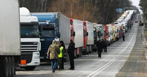 Румынские фермеры снова заблокировали движение грузовиков через пункт пропуска "Сирет" - Общество