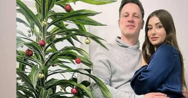 Звезда сериала "Ничто не встречается дважды" Екатерина Тишкевич обнародовала новогоднее фото вместе с мужем - Общество