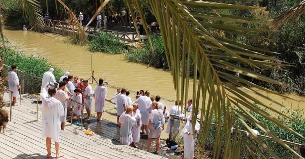 Крещение на Иордане: как паломники отмечают этот праздник в Израиле - Общество
