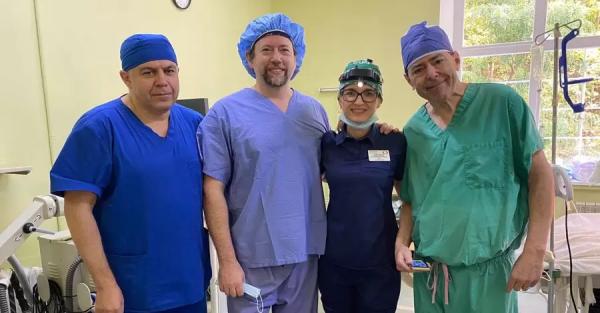 В Киеве врачи сделали сложную операцию ребенку, у которого язык был в пять раз длиннее - Общество