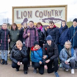 В Великобритании украинские дети-сироты встретились со львами из Киева - Общество