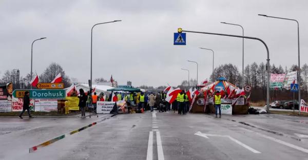 Поляки заблокировали движение грузовиков в пункте пропуска "Угринов" - Общество
