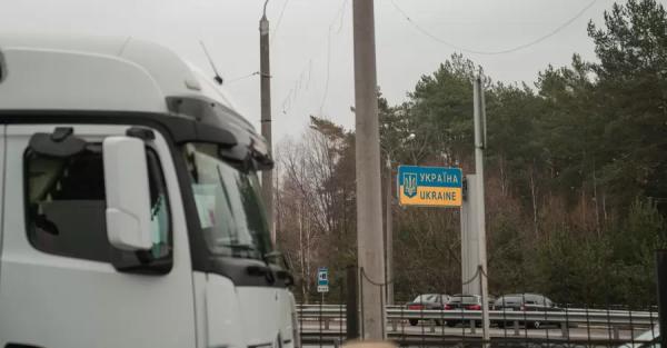 Поляки начали задерживать на границе пассажирские автобусы - Мининфраструктуры - Общество