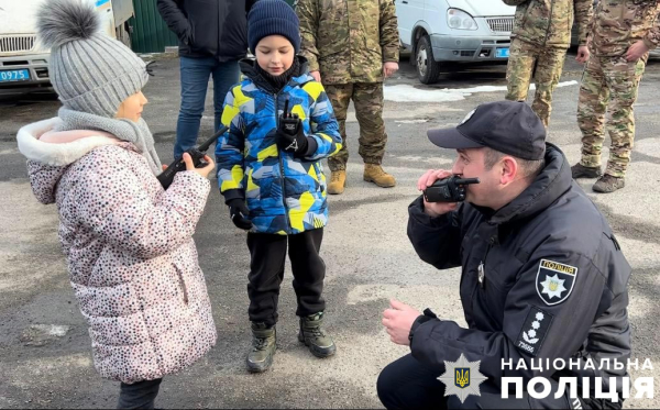 
				Дітей Миргородської громади ознайомили з професією поліцейського
				