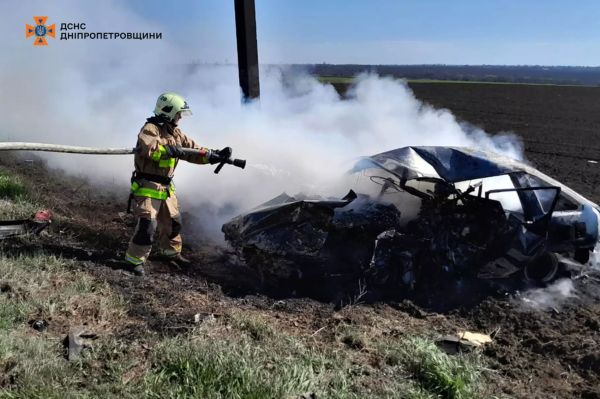 ДТП на Дніпропетровщині: таран 2 легковиків та 2 мотоциклів, 2 загиблих та 3 поранених. ФОТО | новини Дніпра