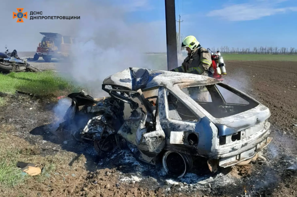 ДТП на Дніпропетровщині: таран 2 легковиків та 2 мотоциклів, 2 загиблих та 3 поранених. ФОТО | новини Дніпра