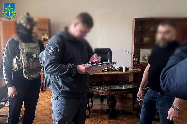 Дніпропетровщина: на хабарі у 30 тис доларів США викрито мера та секретаря міськради | новини Дніпра
