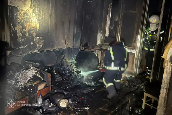У Кам’янському пожежні у палаючій квартирі натрапили на тіло загиблого чоловіка | новини Дніпра