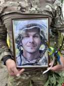 
				У Миргороді попрощалися із захисником України Русланом  Фігелем
				