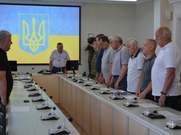 
				Рідним загиблих за Україну воїнів передали державні та місцеві відзнаки
				