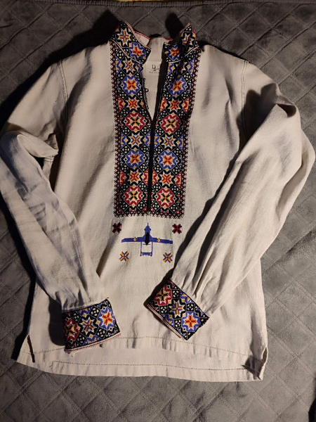 Ветеран и его вышиванки: Байрактар ​​крестиком и особый орнамент на боевой рубашке - Общество
