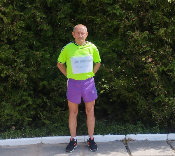 69-летний учитель за 54 года пробежал 100 тысяч километров: Бегать никогда не поздно - Общество