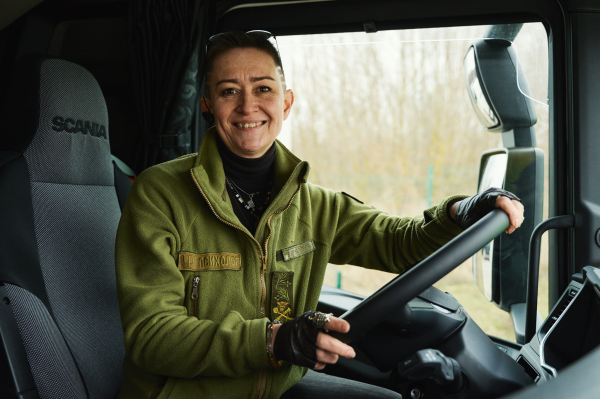 Водительницы грузовиков: Как и зачем украинки осваивают мужскую профессию - Общество
