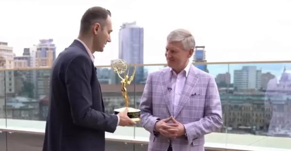 Ахметову вручили награду Sports Emmy Awards за сериал про тренировки «Шахтера» в условиях войны - Общество