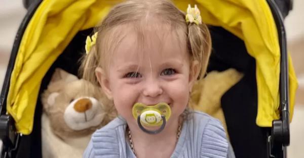 Львовские врачи спасли ножки 2-летней девочки, которая "обварилась" кипятком - Общество