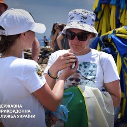 Украинские пограничники почтили память погибших побратимов восхождением на Говерлу - Общество
