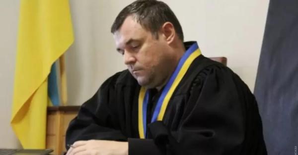 В Одессе обвиняемый во взяточничестве судья мобилизовался - его дело приостановили - Общество