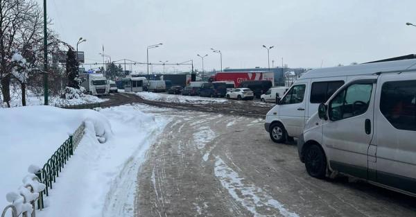 На границе с Польшей очереди из-за снегопада - Общество