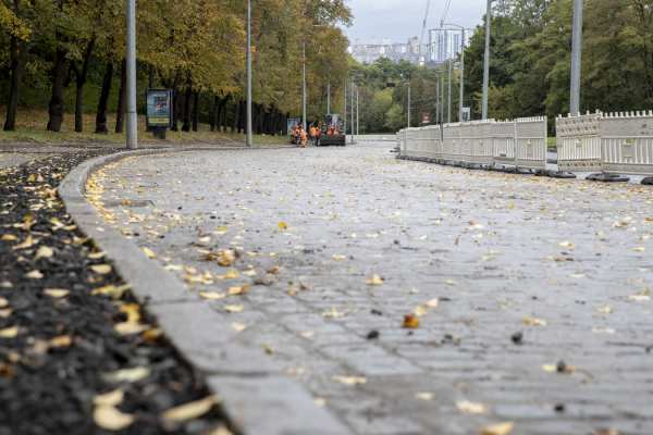 На Подольском спуске в Киеве заменили брусчатку – впервые с момента строительства в 50-х годах - Общество